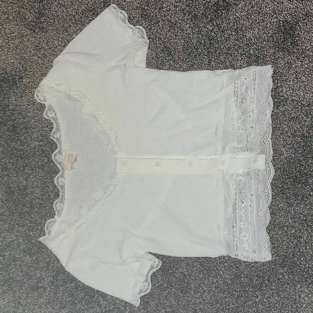 Laced outline white blouse